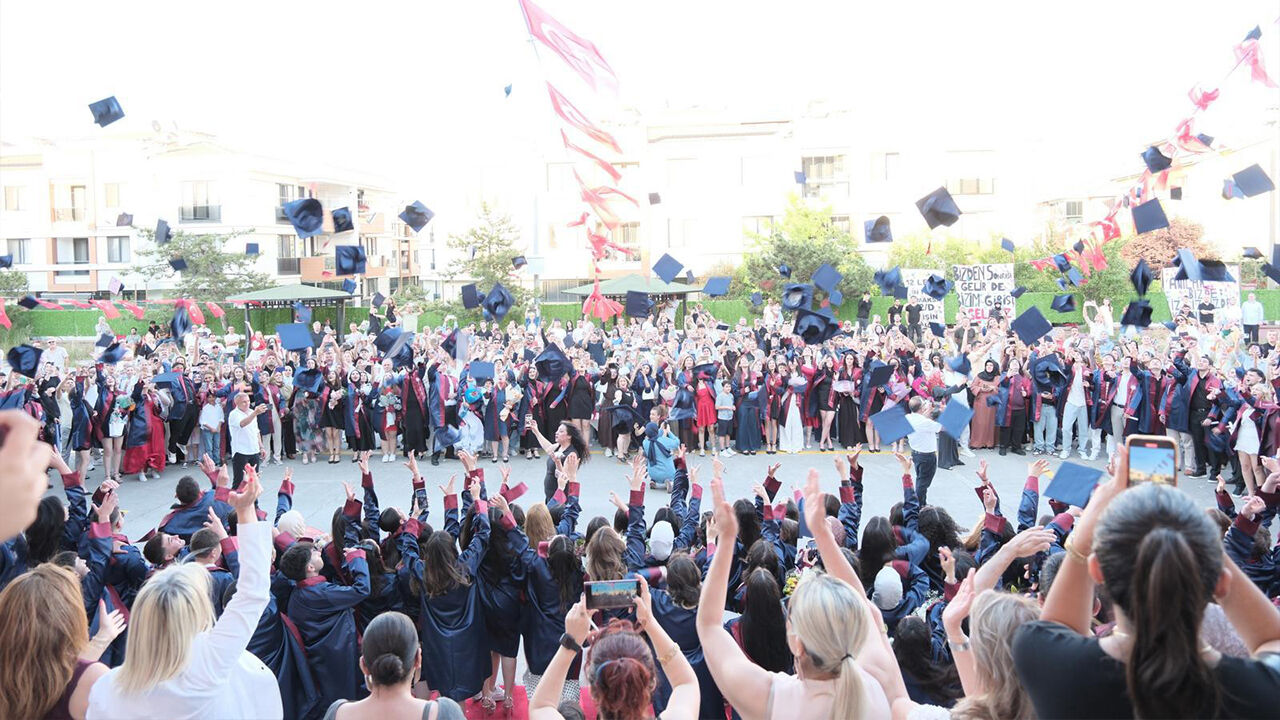 Yalova Halil Inalcik Anadolu Lise Muzuniyet Toren (3)