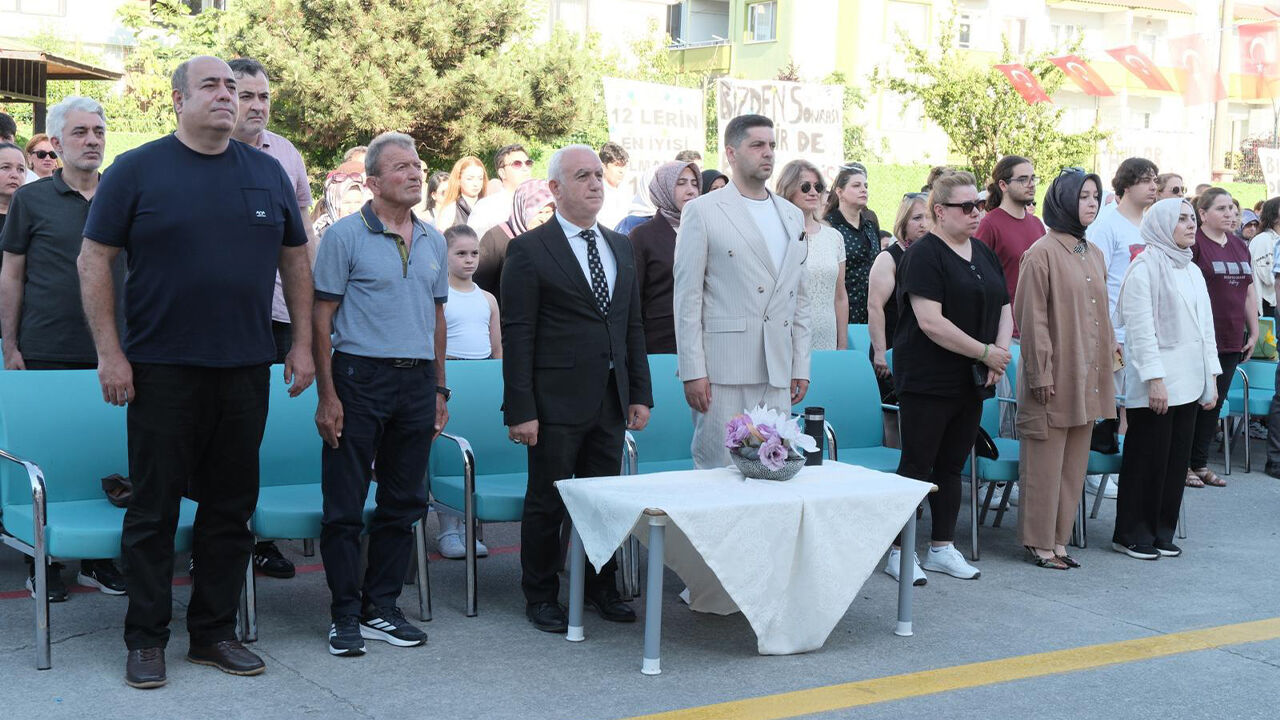 Yalova Halil Inalcik Anadolu Lise Muzuniyet Toren (9)