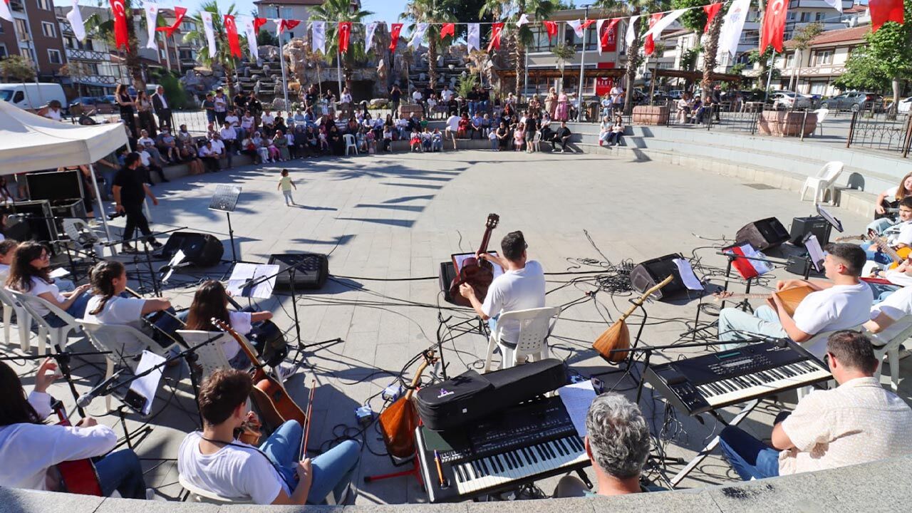 Yalova Belediye Kent Cocuk Genc Orkestra Konser (1)