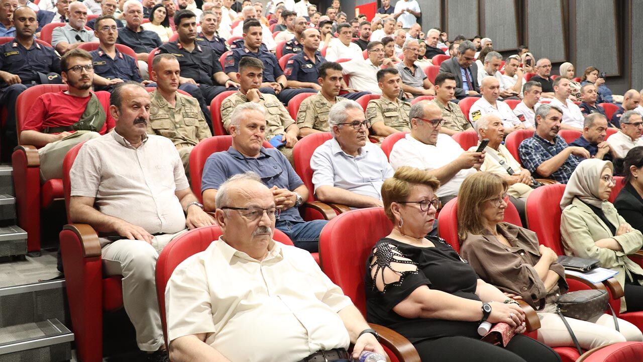 Yalova Dogu Akdeniz Kibris Kktc Eski Cumhurbaskani Konusma (18)
