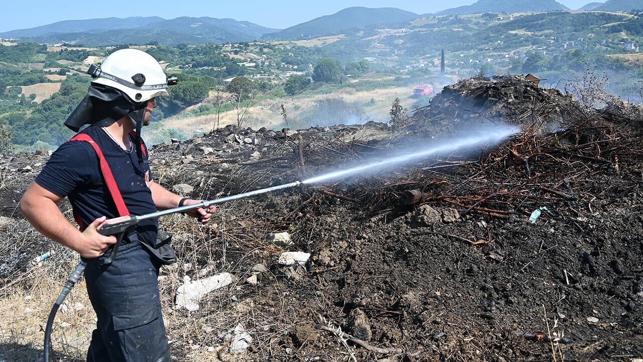 Yalova Hacimehmet Koy Dokum Saha Yangin Ekipler Sondurme (4)