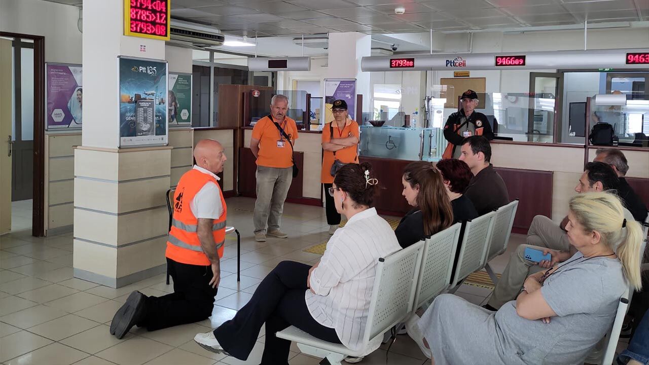 Yalova Mahalle Afet Gonulluleri Ptt Calisan Afet Farkindalik Egitim (1)