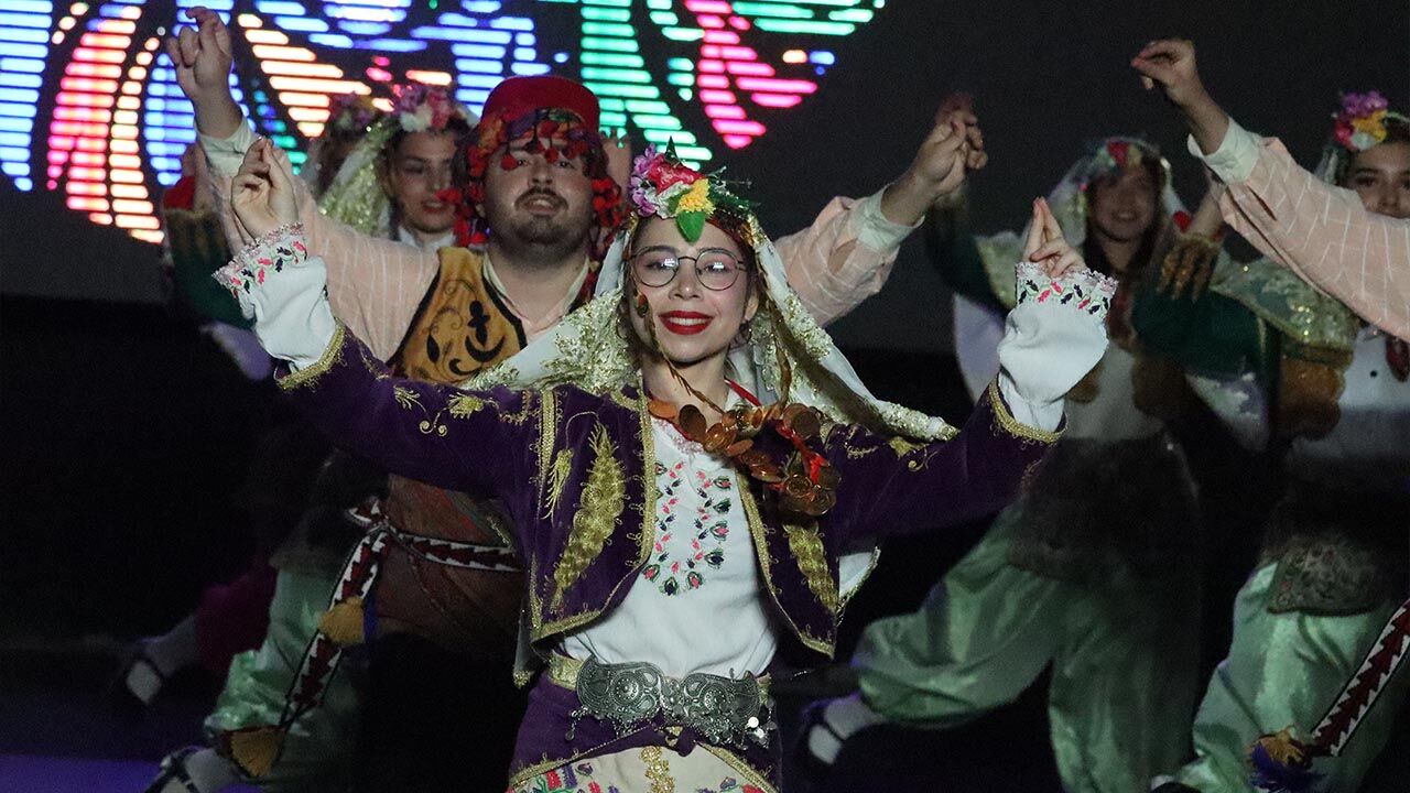 Yalova Tufag Spor Kulubu Ozel Gece Baris Manco Davet (1)