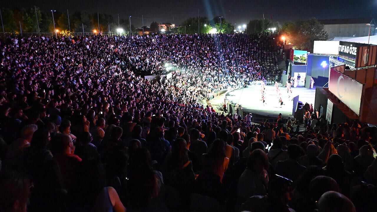 Yalova Tufag Spor Kulubu Ozel Gece Baris Manco Davet (3)