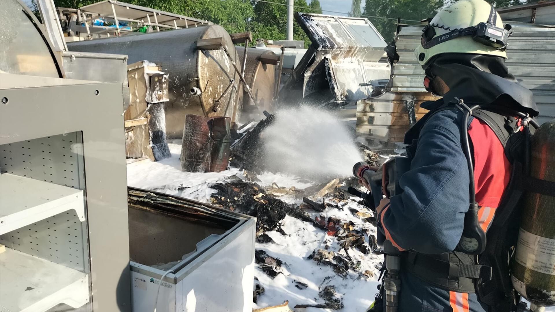 Yalova’da Peş Peşe Yangınlar İtfaiye Olası Faciayı Önledi (2)