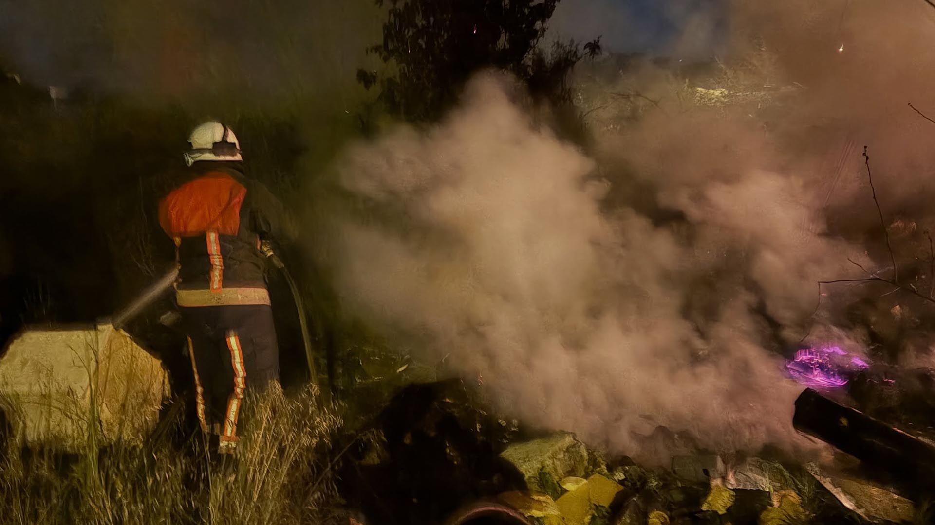 Yalova’da Peş Peşe Yangınlar İtfaiye Olası Faciayı Önledi (5)