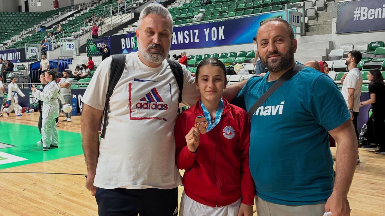 Çiftlikköy, Karatede Şampiyonlar Çıkarmaya Devam Ediyor (4)