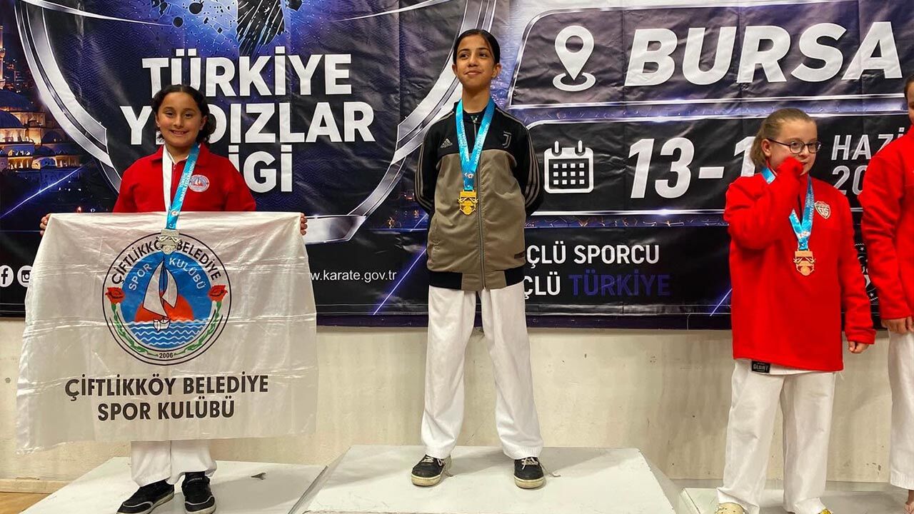 Çiftlikköy, Karatede Şampiyonlar Çıkarmaya Devam Ediyor (5)
