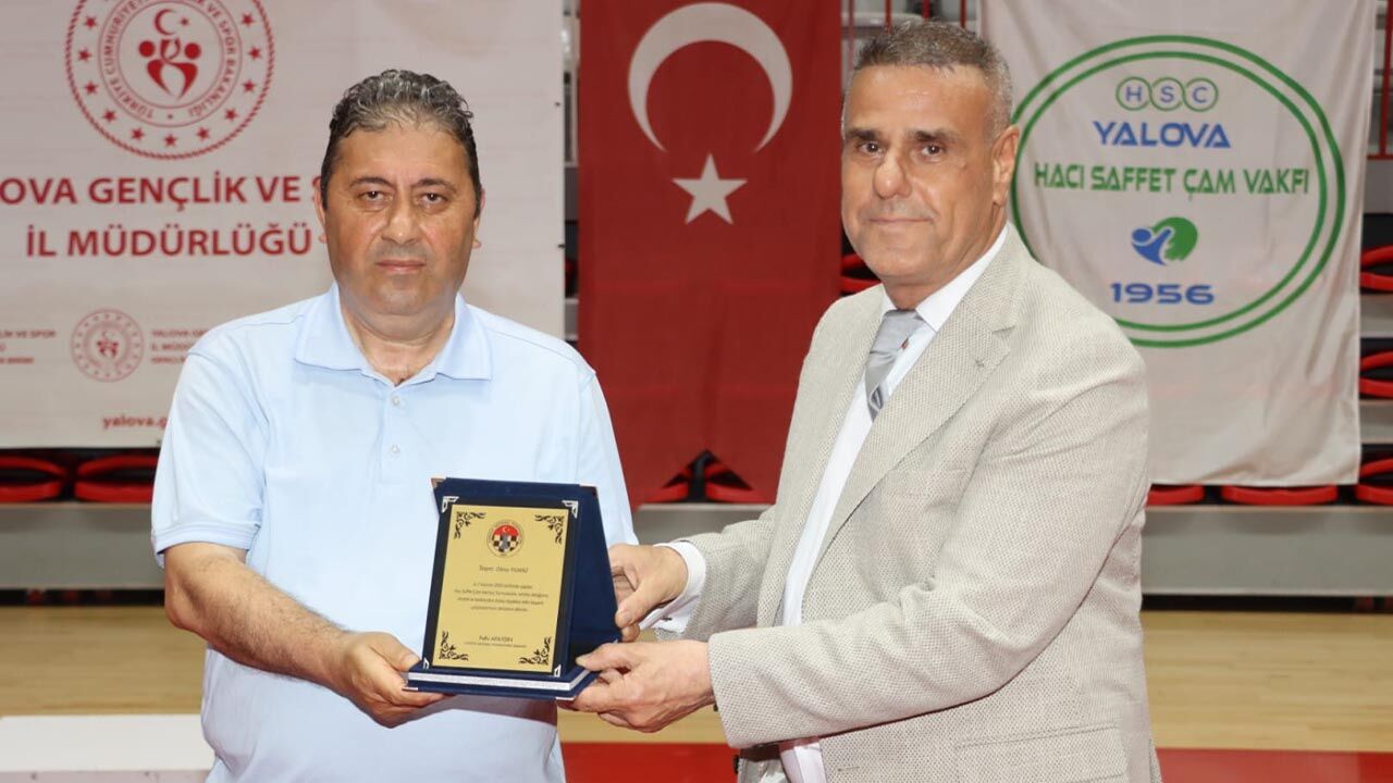 Hacı Saffet Çam Vakfı Satranç Turnuvası Nefes Kesti (1)