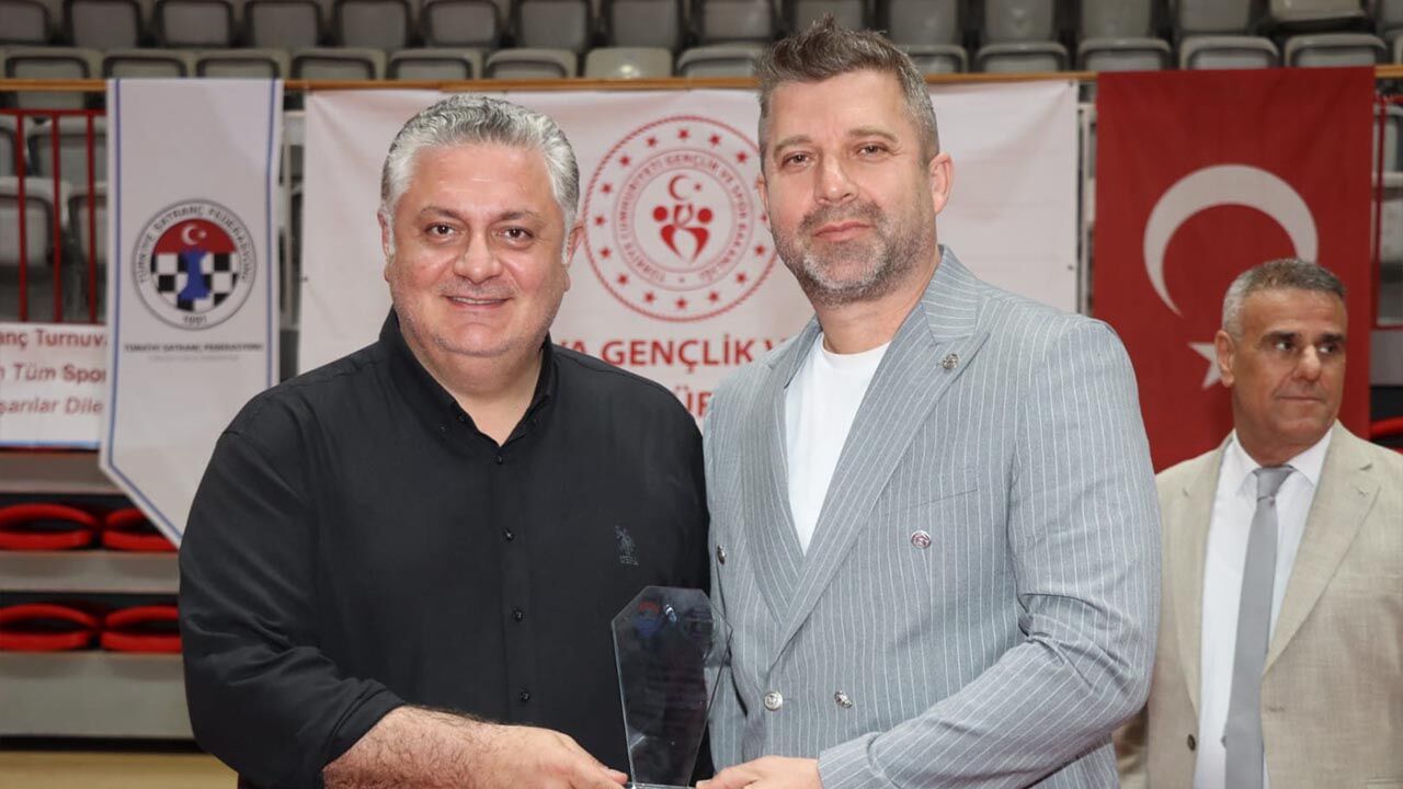 Hacı Saffet Çam Vakfı Satranç Turnuvası Nefes Kesti (6)