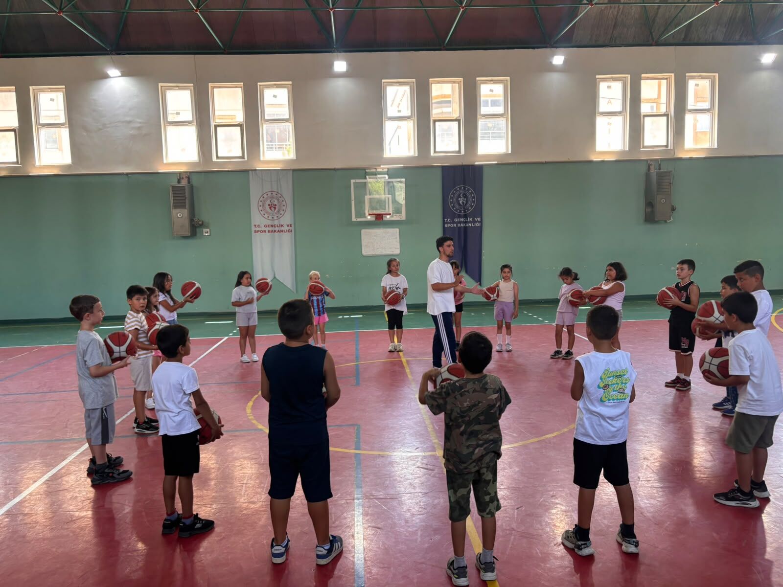 Armutlu’da Gençler Yaz Dönemini Sporla Geçiriyor (5)