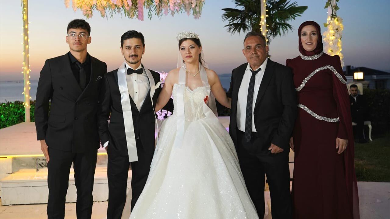 Feyzanur Öztürk Ile Furkan Mehmetçik Dünya Evine Girdi (2)