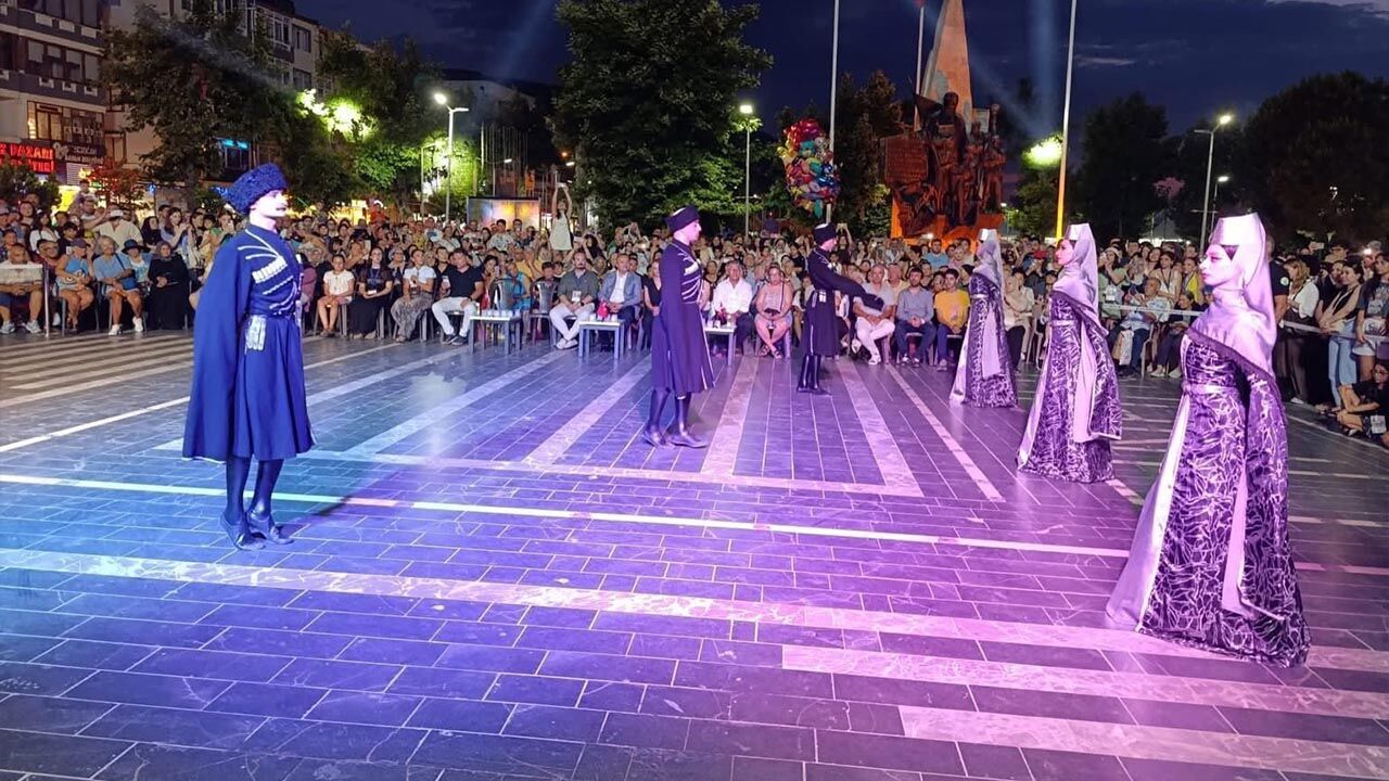 Halk Dansları Çınarcık’ı Büyüledi (4)