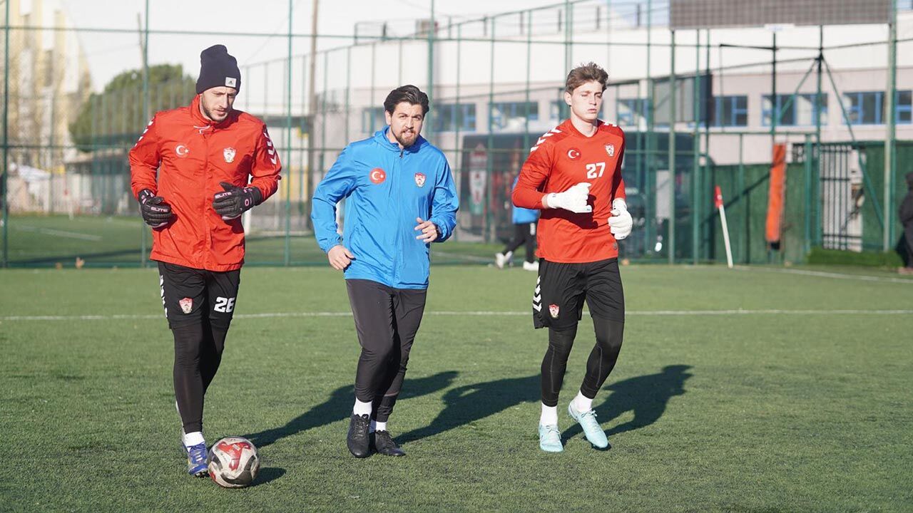 İbrahim Eren, Uefa B Kaleci Antrenörü Kursunu Başarıyla Tamamladı (1)