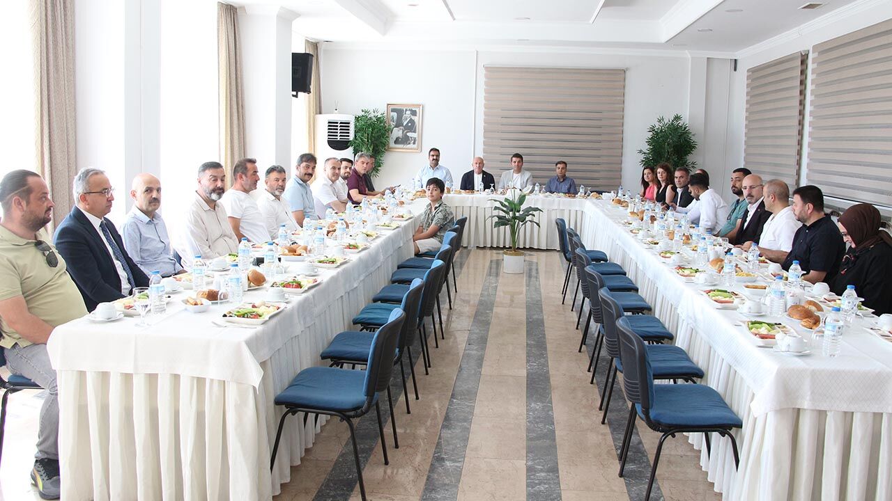 Yalova Turkiye Kamu Sen Bayrak Degisim (1)