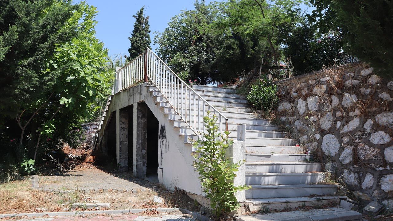 Yalova Şeyh Şamil Camii İstinat Duvari Yıkım Tehlike (3)