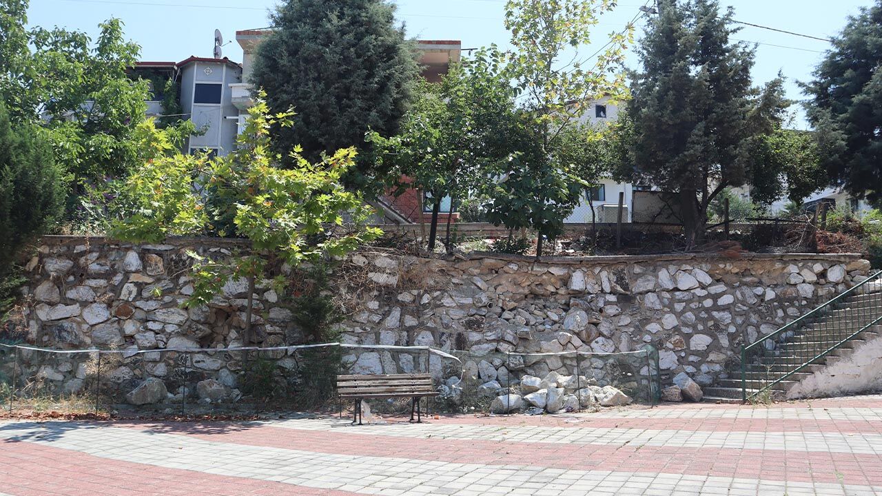 Yalova Şeyh Şamil Camii İstinat Duvari Yıkım Tehlike (7)