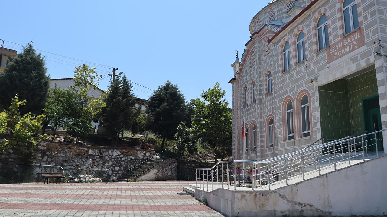 Yalova Şeyh Şamil Camii İstinat Duvari Yıkım Tehlike (9)