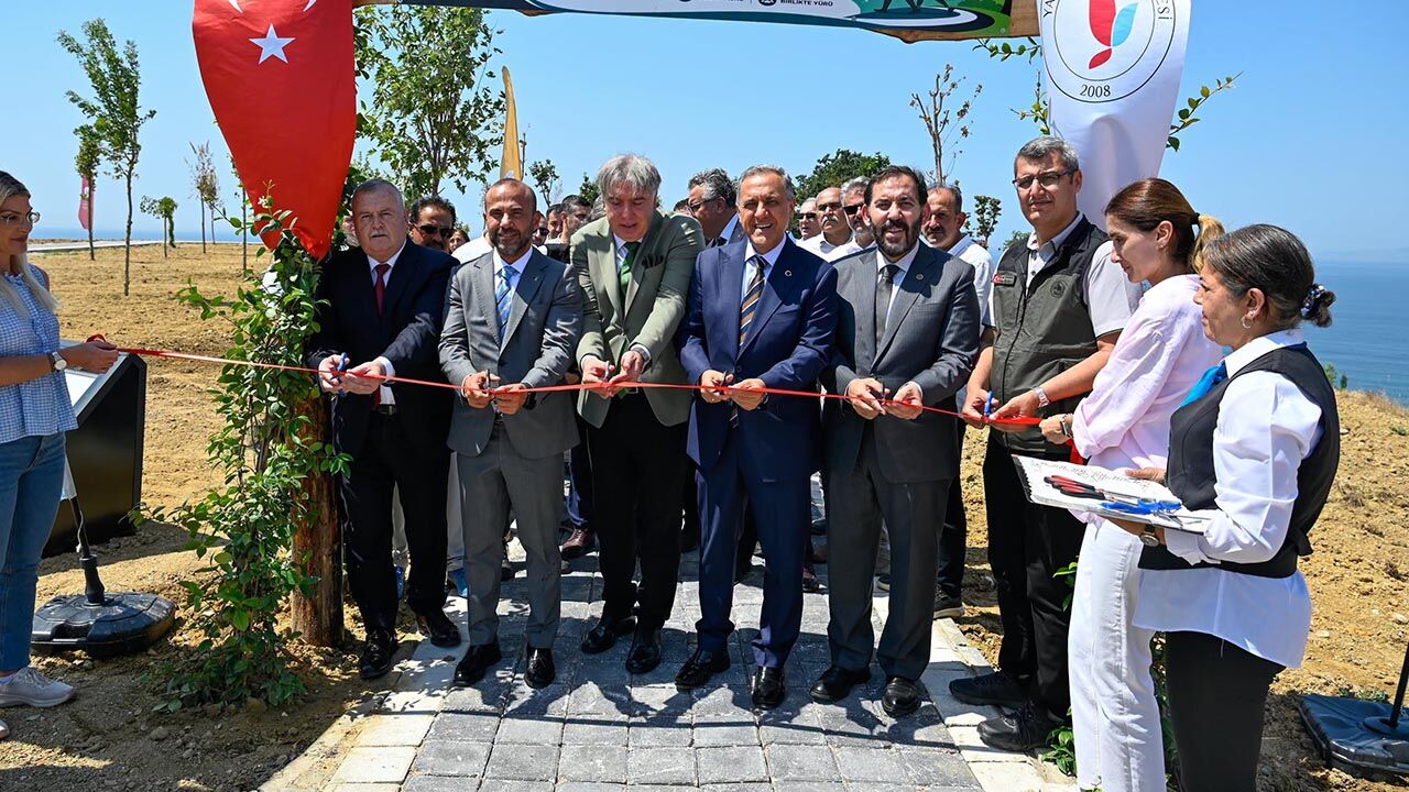 Yalova Universite Sezai Karakoc Yuruyus Yolu Acilis (2)