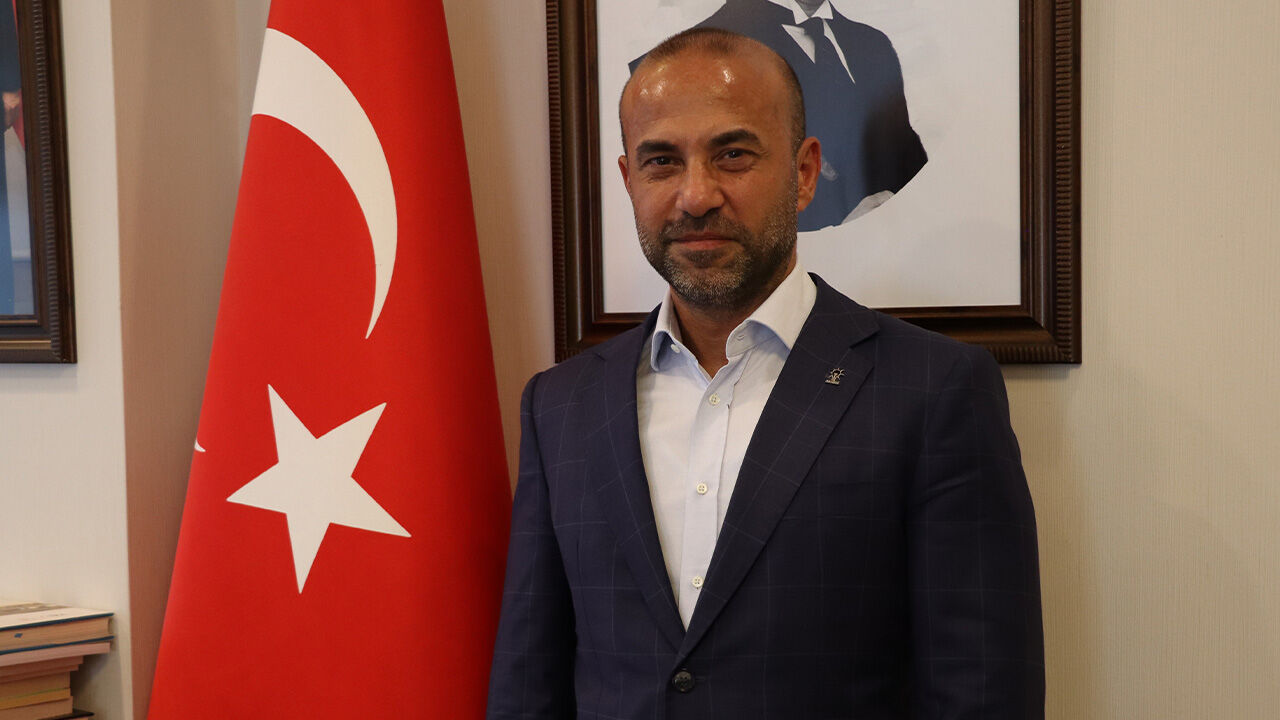 Yalova Ak Parti Il Baskan Bakan Tekin Gorusme Ataturk Ilkokulu Statu (1)