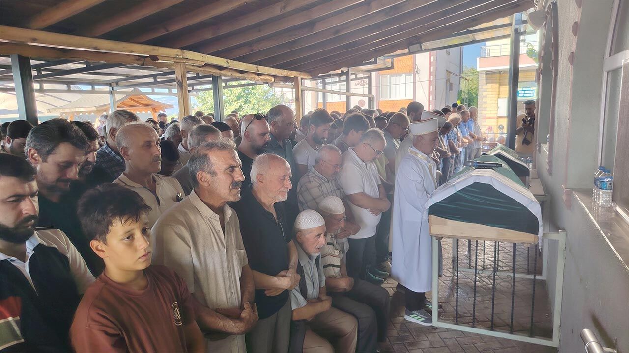 Yalova Altinova Kaytazdere Elektrik Akimi Vefat Baba Ogul Cenaze Toren (4)