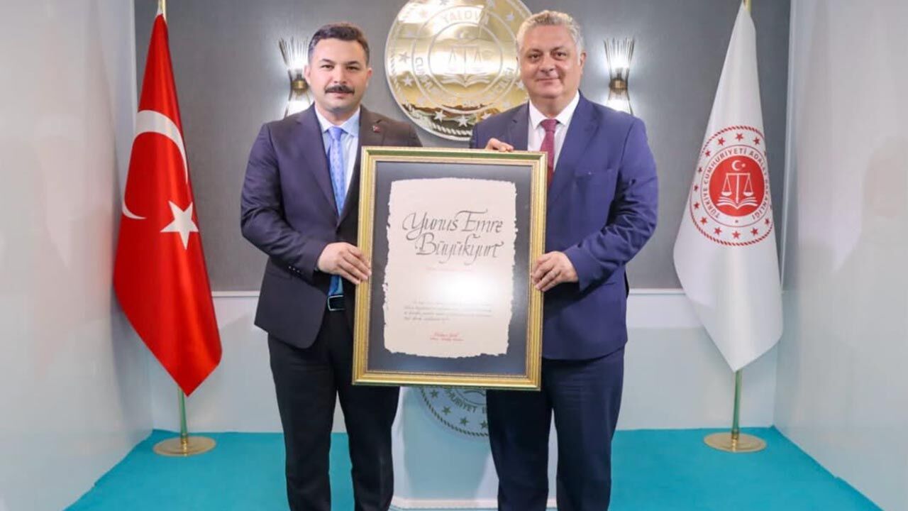 Yalova Belediye Baskan Bassavci Ziayret Kagit Hediye (3)