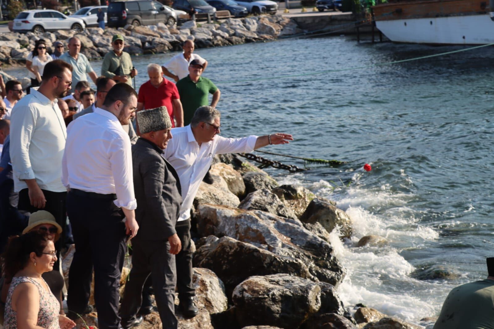 Yalova Belediye Cerkes Surgun Anit (1)