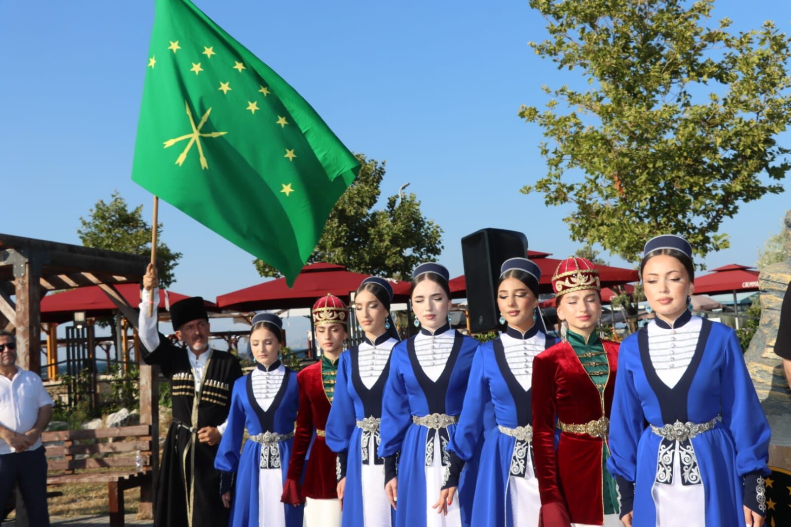 Yalova Belediye Cerkes Surgun Anit (2)