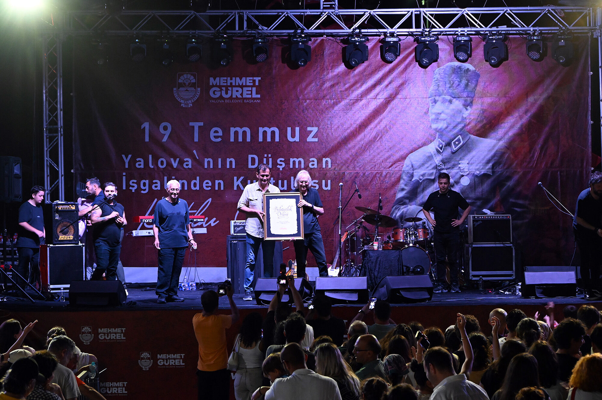 Yalova Belediye Kurtulus Yildonum Bulutsuzluk Ozlemi Konser Dunya Kupasi Finali (4)