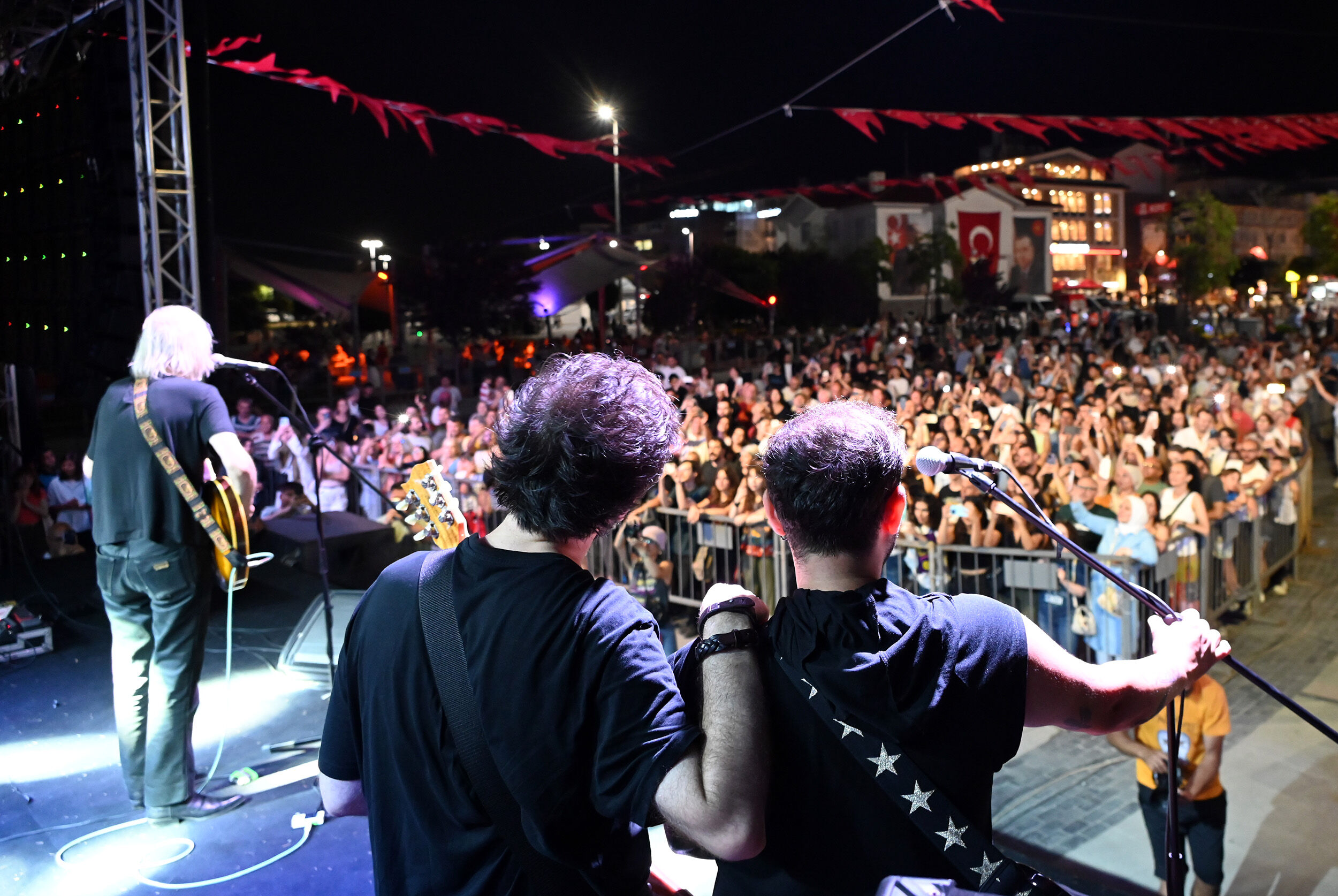 Yalova Belediye Kurtulus Yildonum Bulutsuzluk Ozlemi Konser Dunya Kupasi Finali (5)