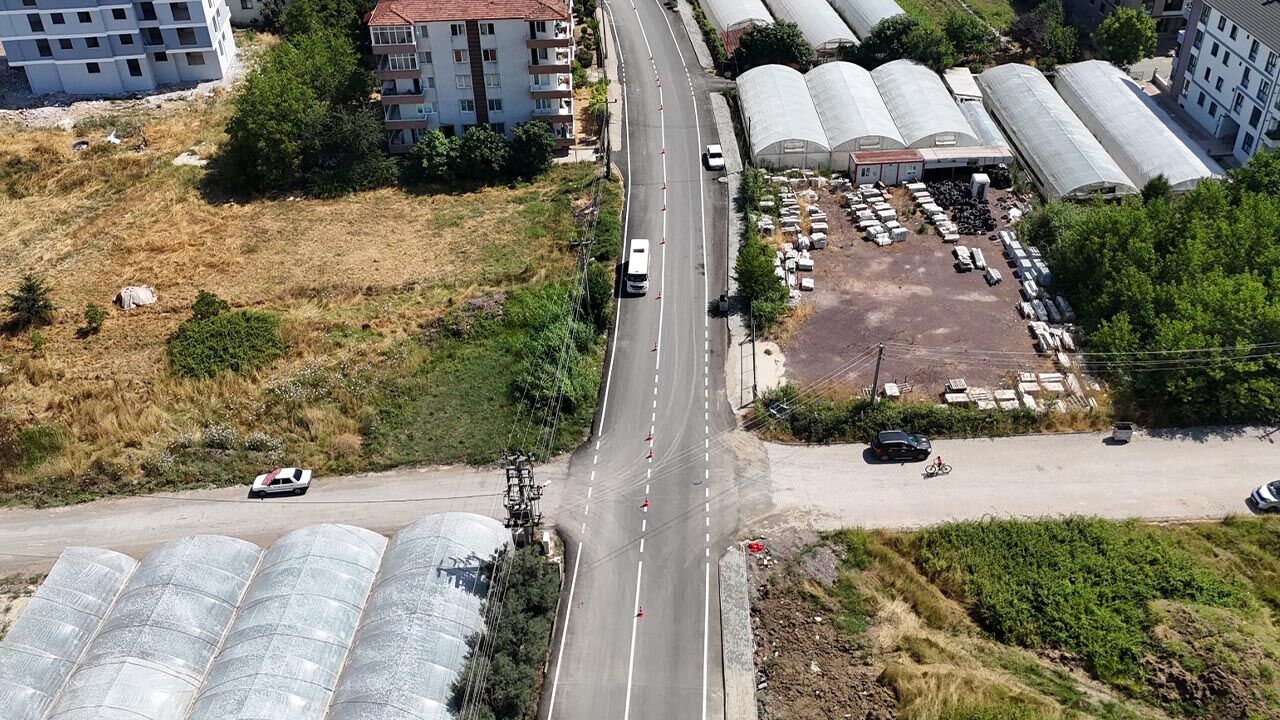 Yalova Ciftlikkoy Belediye Yol Kasis Boyama Calisma (1)