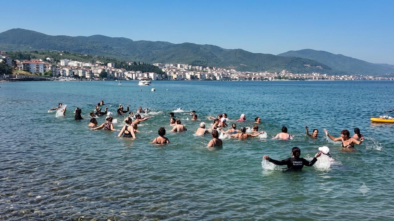 Yalova Cinarcik Belediye Kadinlar Deniz Su Aerobik (2)