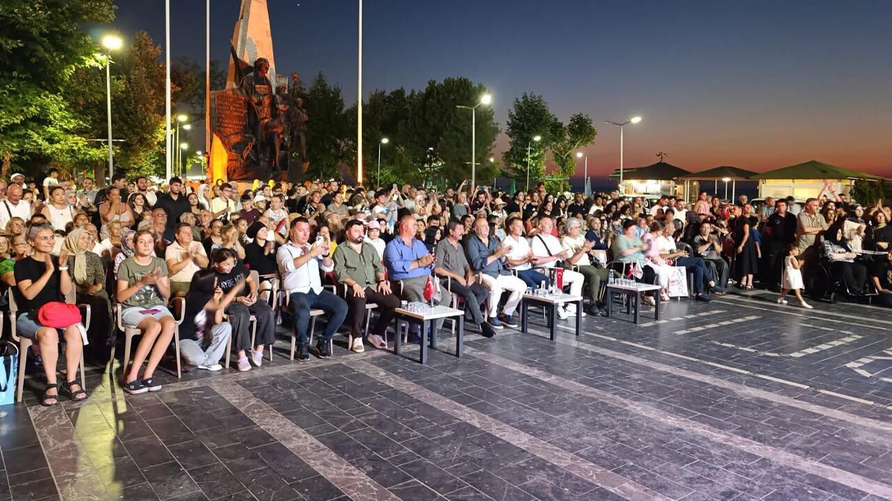 Yalova Cinarcik Belediye Turk Boylari Soleni Gosteri (2)