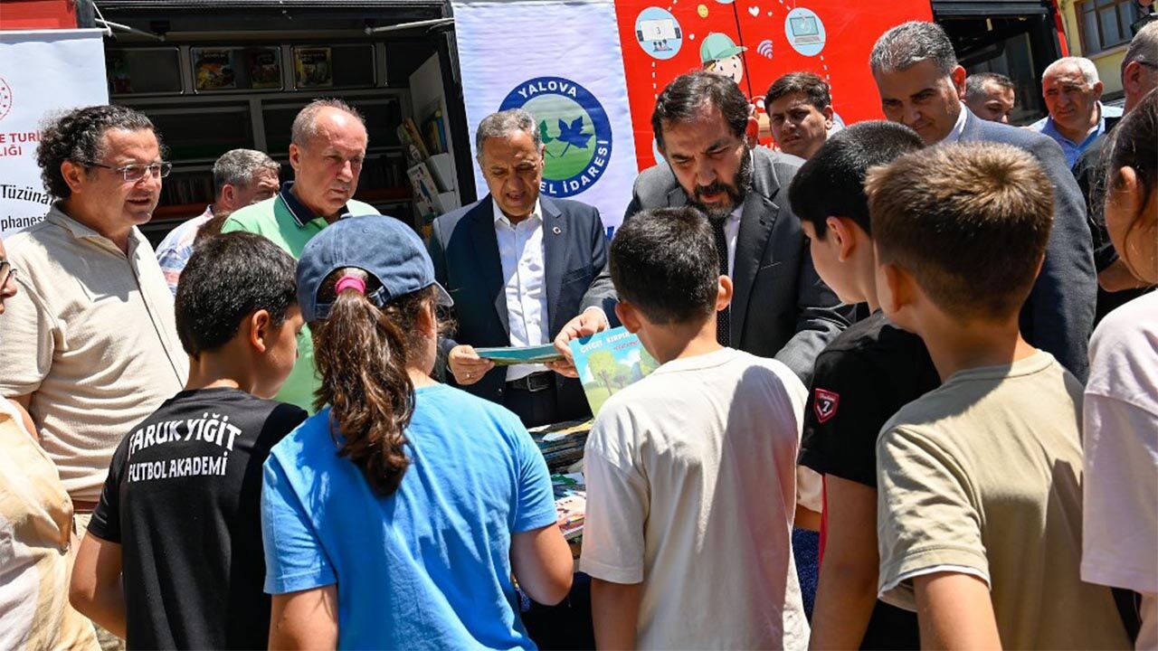 Yalova Gezici Kutuphane (1)