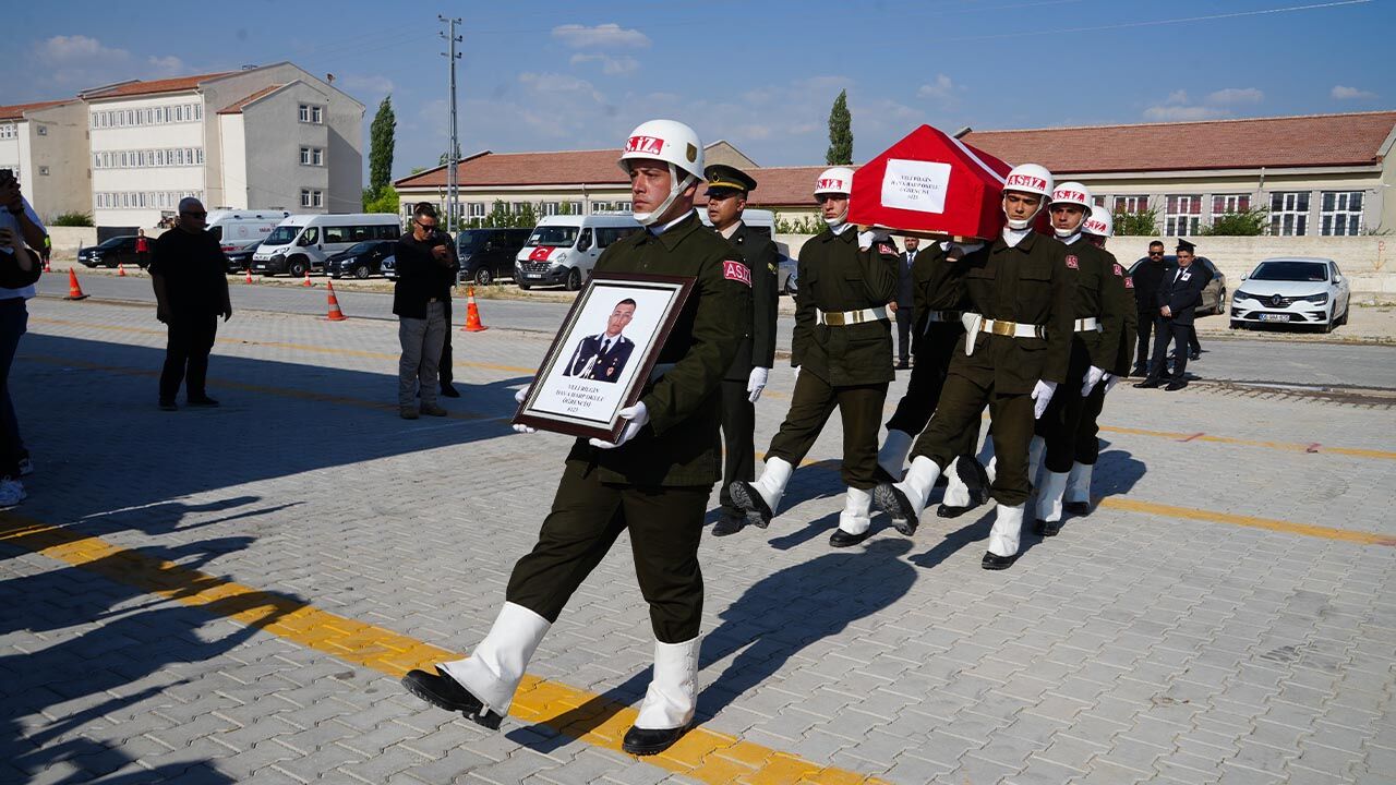 Yalova Hava Harp Okulu Ogrenci Sehit Nigde Cenaze Toren (1)