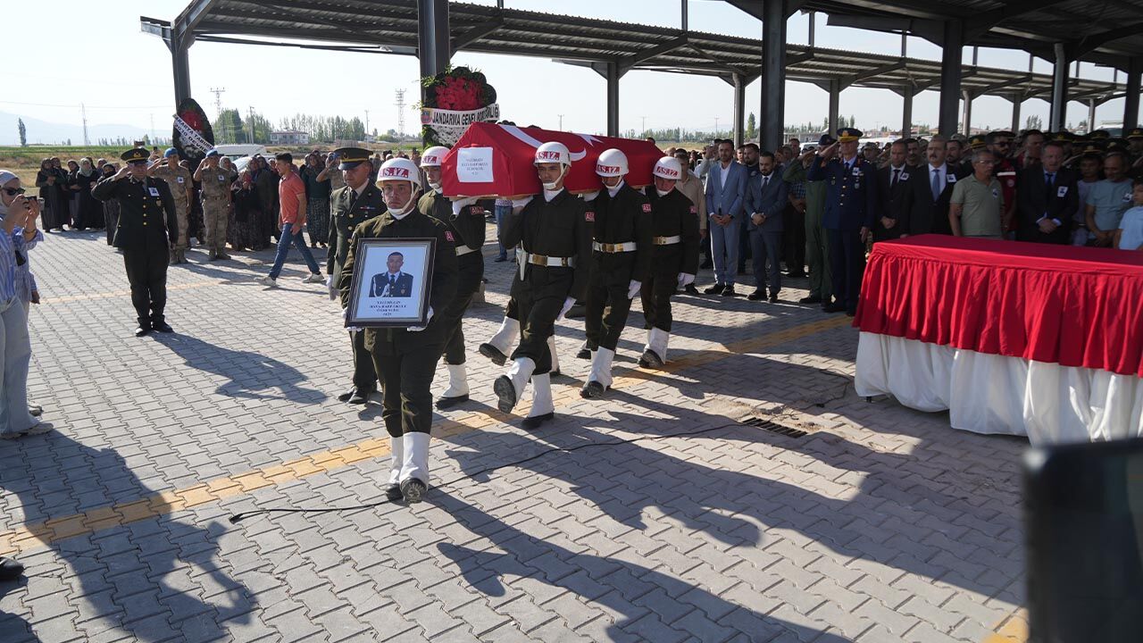 Yalova Hava Harp Okulu Ogrenci Sehit Nigde Cenaze Toren (4)