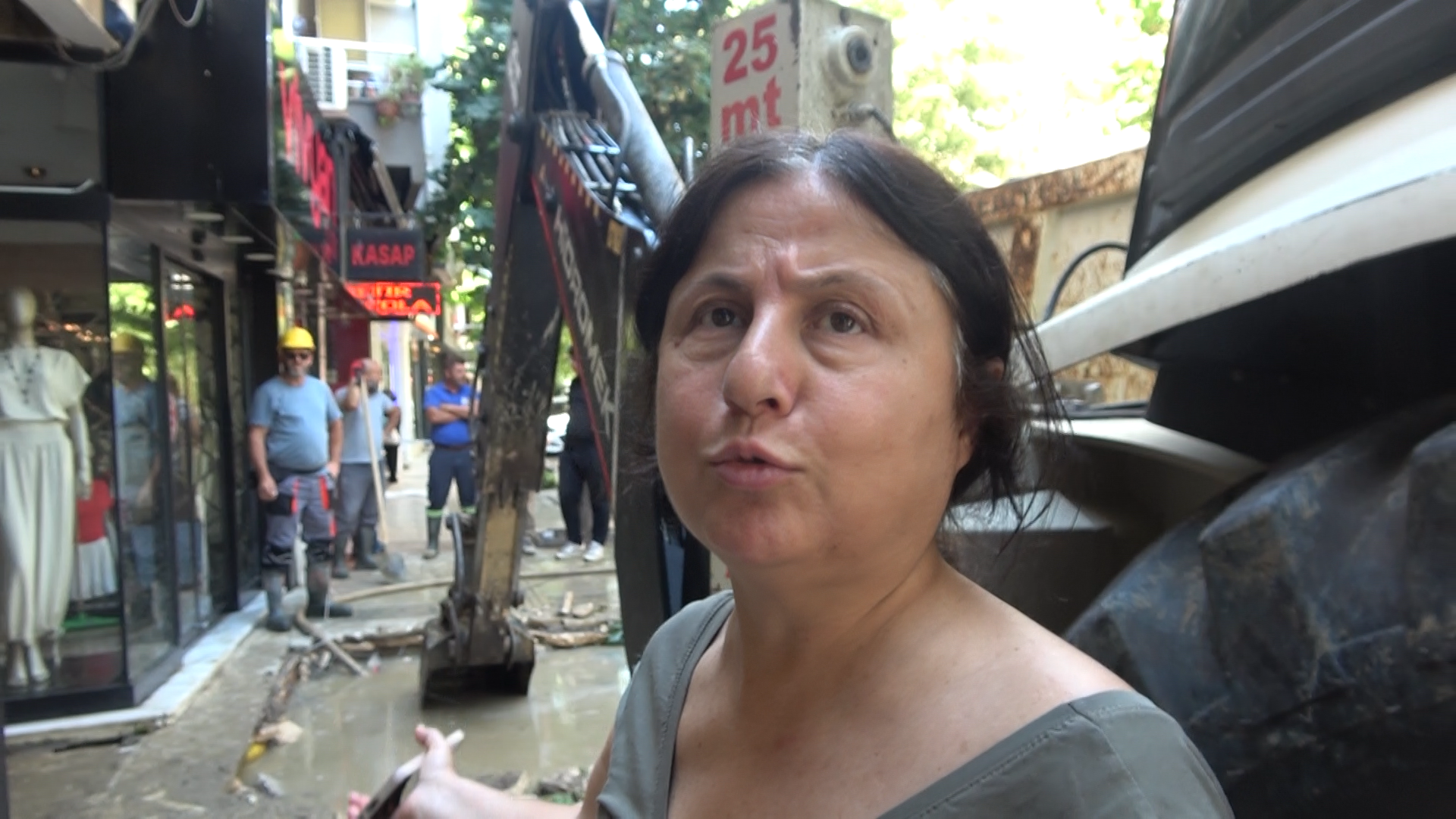 Yalova Istanbul Cadde Su Borusu Patlak (2)