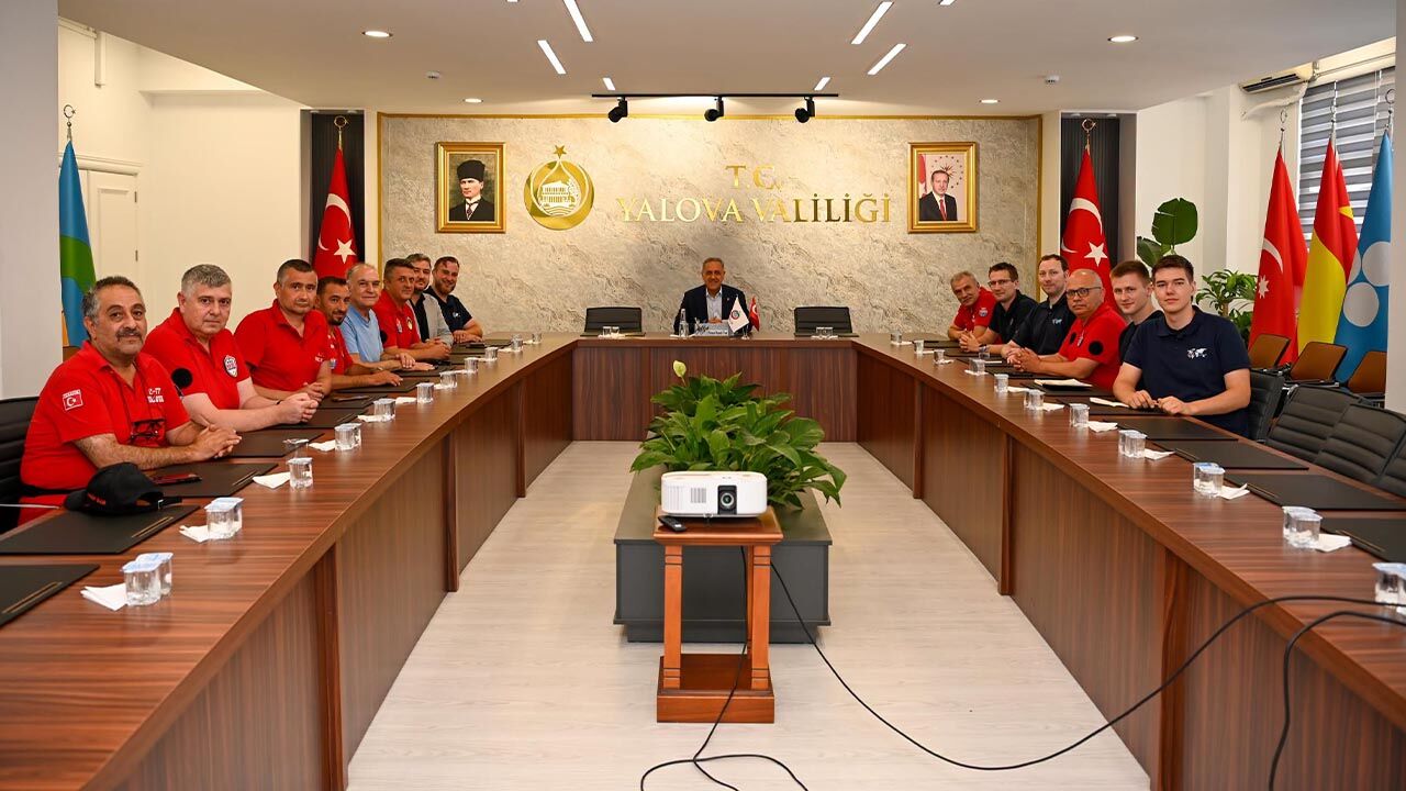 Yalova Valilik Arama Kurtarma Federasyonu Almanya Ekip Vali Gorusme Isbirligi (1)