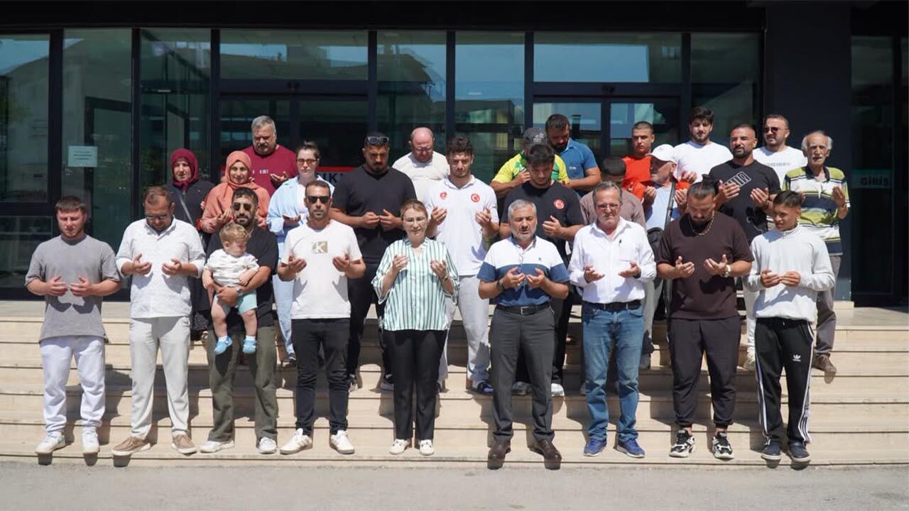 Altınovalı Pehlivanlar Dualarla Uğurlandı (2)
