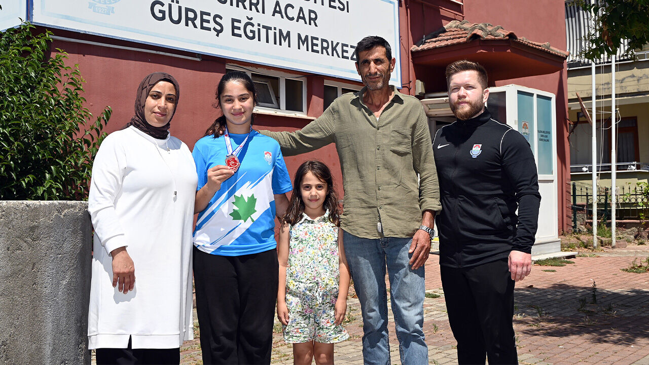 “Antrenörüme, Yalova Belediyesi Spor Kulübü’ne Ve Aileme Teşekkür Ediyorum“ (1)