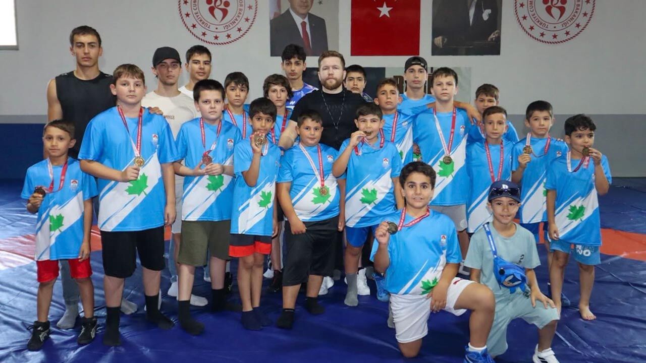 Belediyeli Güreşçilerden Büyük Başarı (2)