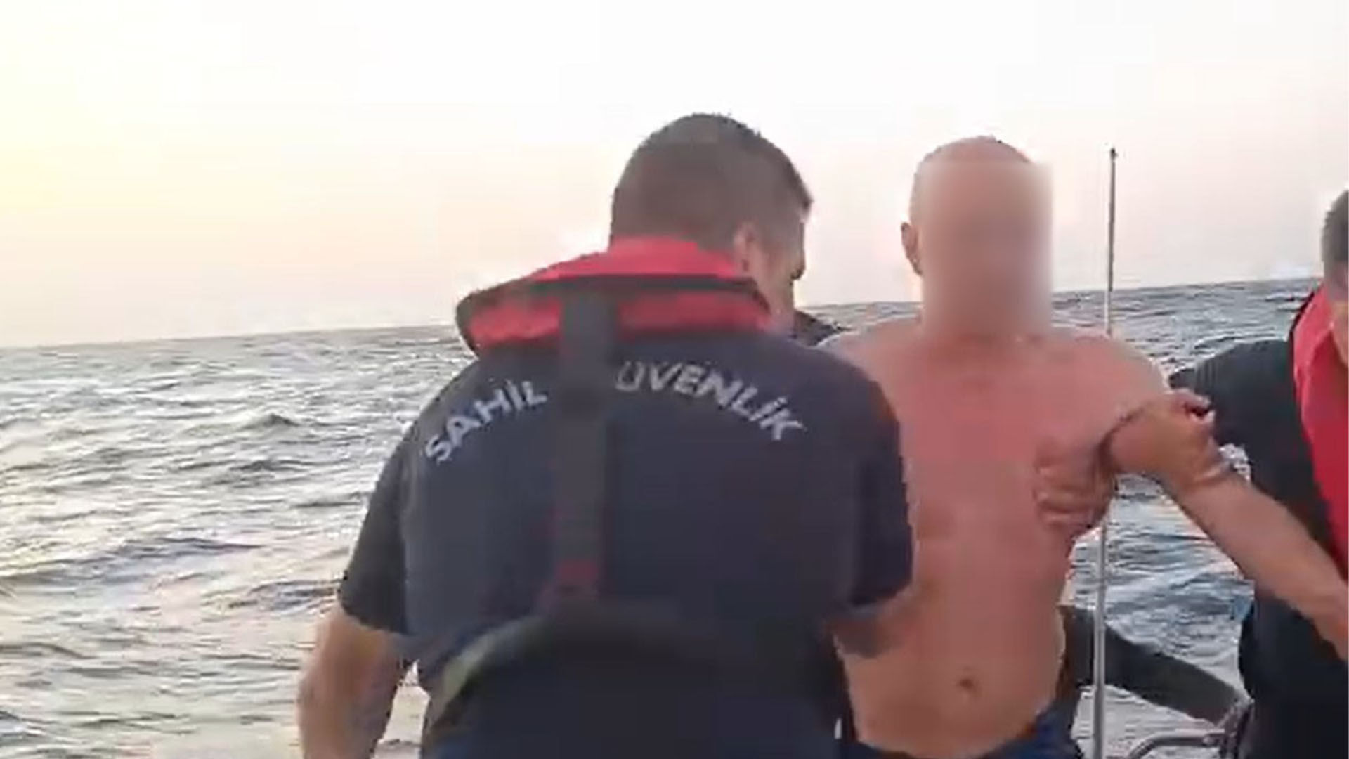 Armutluda Akıntıya Kapılan Baba Kız Kurtarıldı (2)