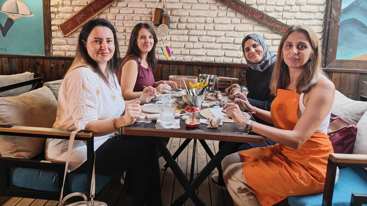 Yalova’da Kız Kıza Seramik Keyfi (4)