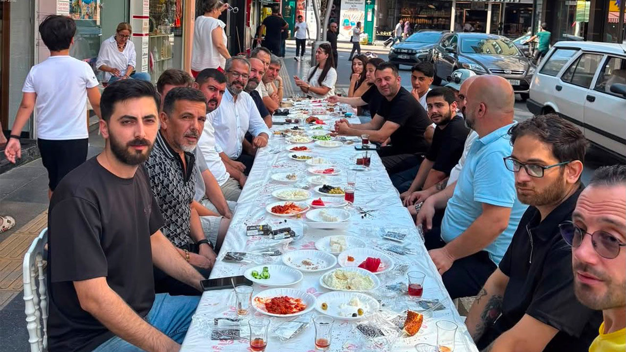 Yalova Anahtar Parti Il Baskanlik Esnaf Kahvaltı Bulusma (2)