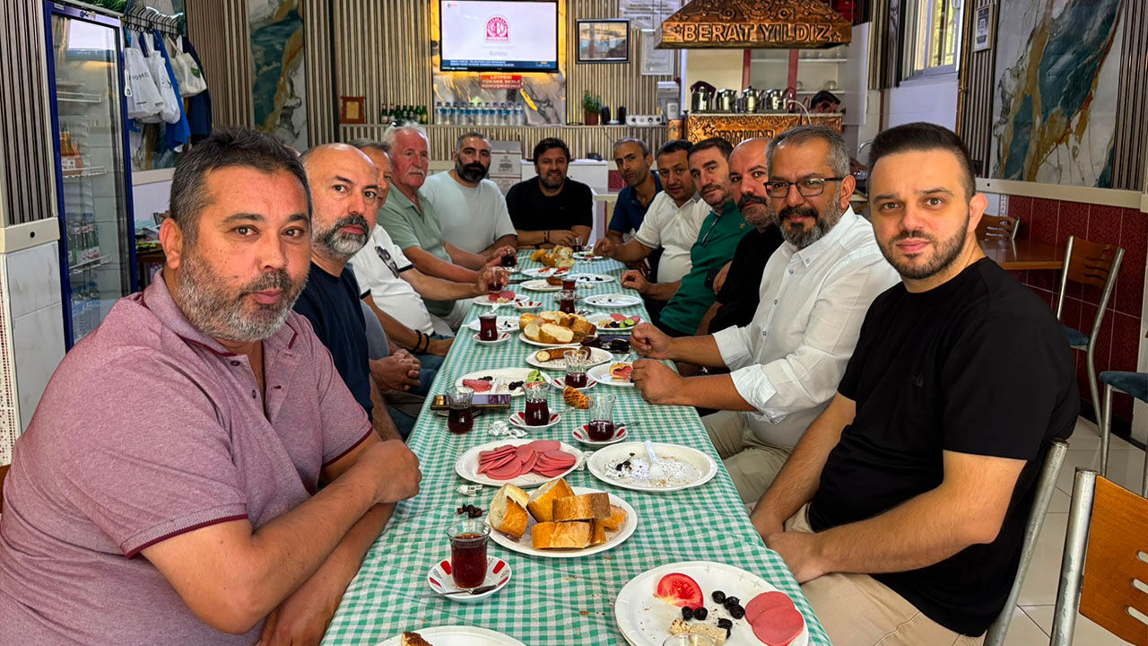 Yalova Anahtar Parti Il Baskanlik Esnaf Kahvaltı Bulusma (3)