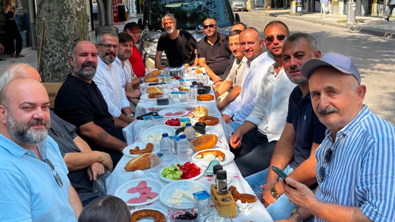 Yalova Anahtar Parti Il Baskanlik Esnaf Kahvaltı Bulusma (4)