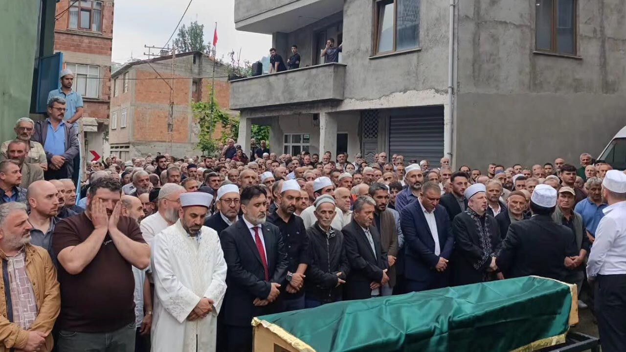 Yalova Il Muftu Baba Vefat Cenaze Toren (2)