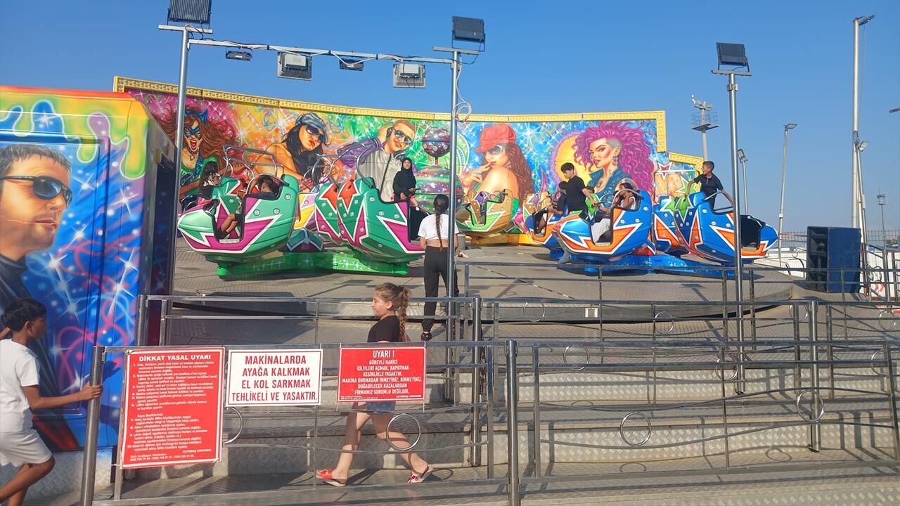 Yalova Roman Cocuklar Lunapark Eglenci (2)