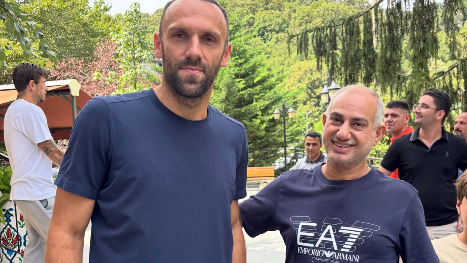 Yalovalı Is Adamı Soysal Fenerbahceli Oyuncularla Bulustu (2)