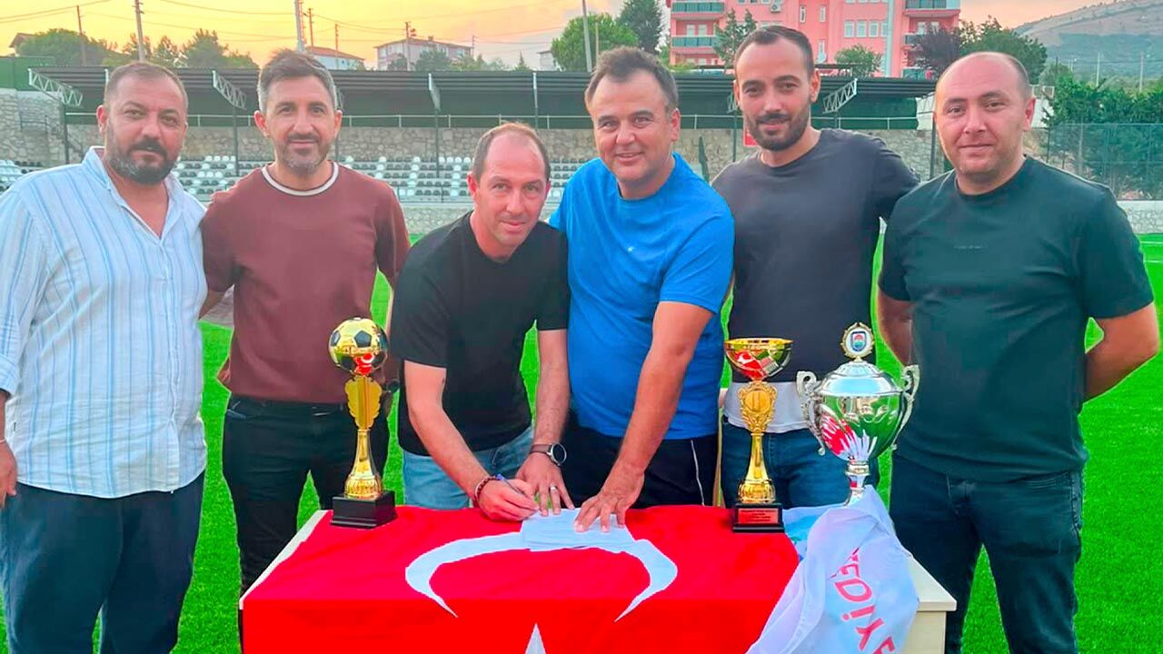 Armutlu’da Teknik Patron Mehmet Durak